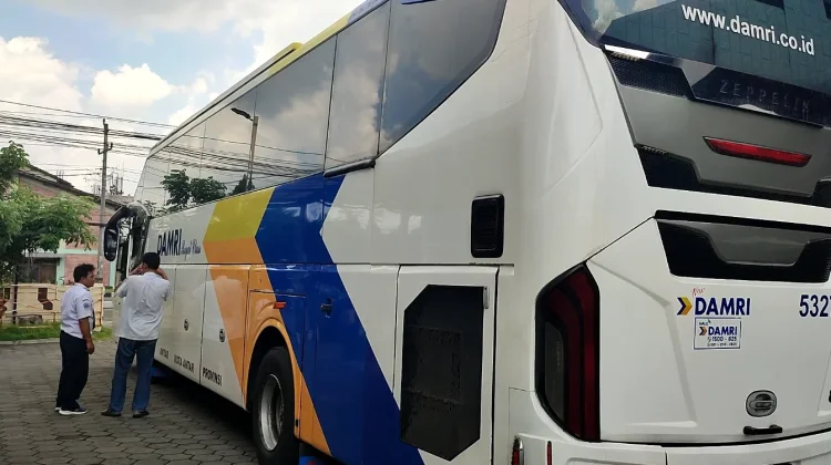 Bus DAMRI Masih Menjadi Pilihan Masyarakat Saat Mudik Lebaran