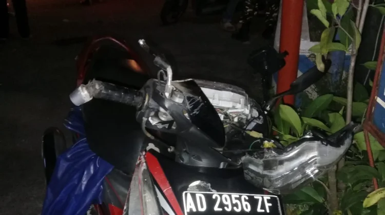 Ada Kendaraan Terobos Lampu Merah, Dua Motor Bertabrakan di Sewon Bantul