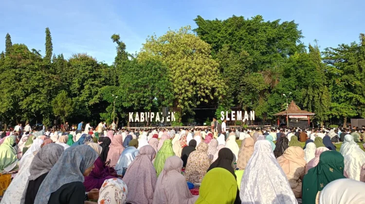 Khutbah Idulfitri di Denggung Sleman: Puasa Dimaknai lewat Falsafah Jawa
