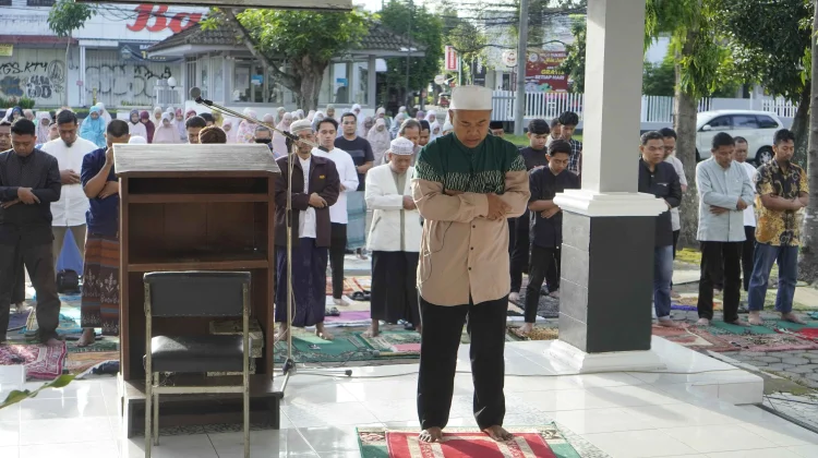 Menyambut Lebaran Masjid Baiturridwan Menggelar Salat Idulfitri