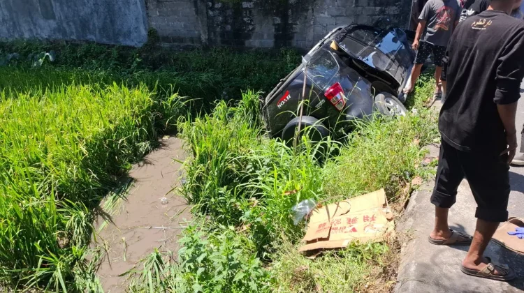 Rombongan Wisatawan Kecelakaan Tunggal di Kasihan, Satu Orang Tewas