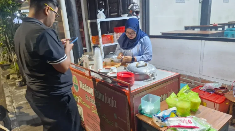 Wedang Tahu Bu Sukardi, Kuliner Malam di Yogyakarta