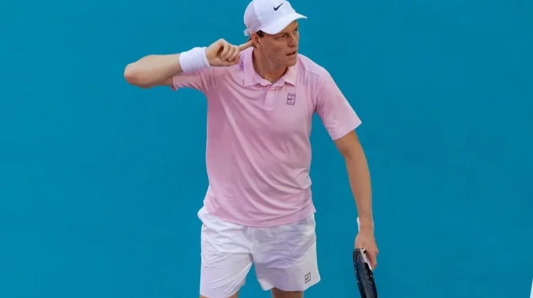 Kalahkan Alex Michelsen, Jannik Sinner Melaju ke Babak Perempat Final