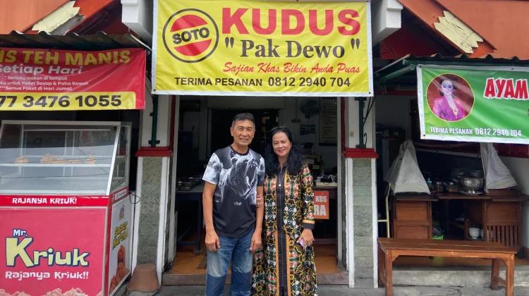 Soto Kudus Pak Dewo Bertahan sejak 1993