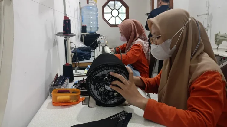 Motif Mozaik Jadi Primadona Baru Peci Batik Jogokaryan