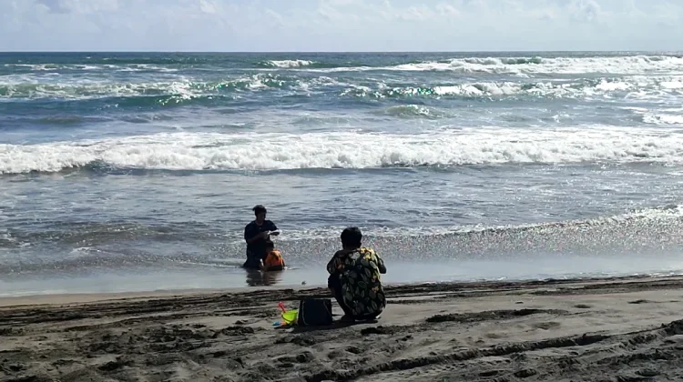 Wisatawan Asal Jatim Kaget Harga Degan di Parangtritis Naik Dua Kali Lipat