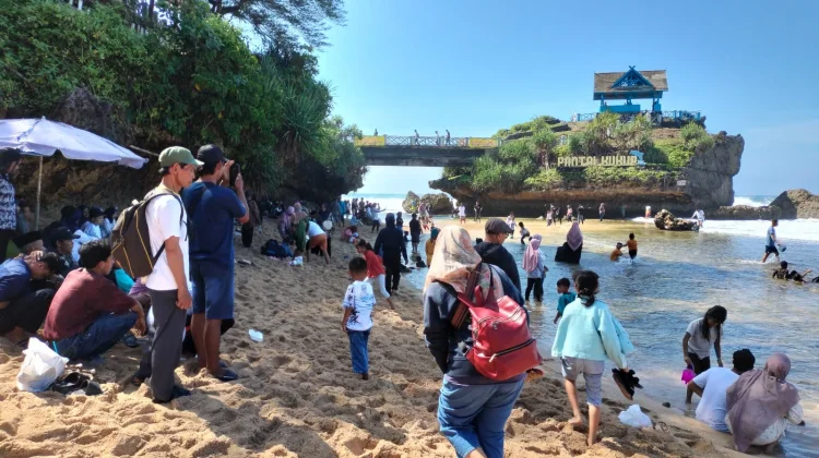 Libur Lebaran 2026 di Pantai Kukup Gunungkidul Tak Seramai Tahun Lalu,