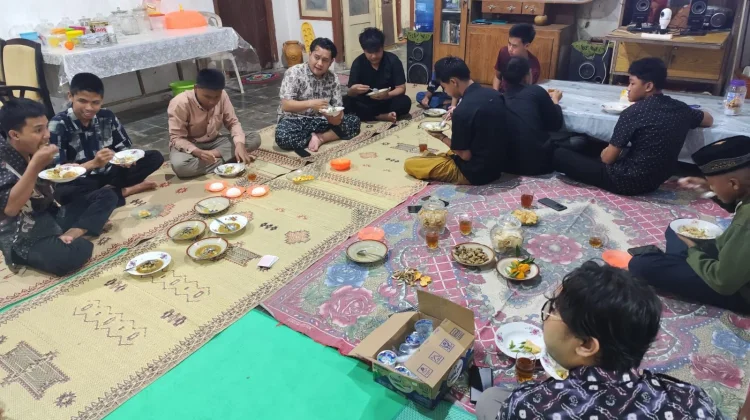 Tradisi Njagong Bayi di Kwagon, Menjaga Kehangatan Silaturahmi