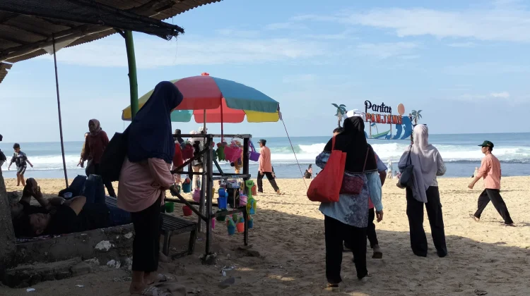 Pantai Sepanjang Gunungkidul Ramai, Ini Magnet Wisatanya