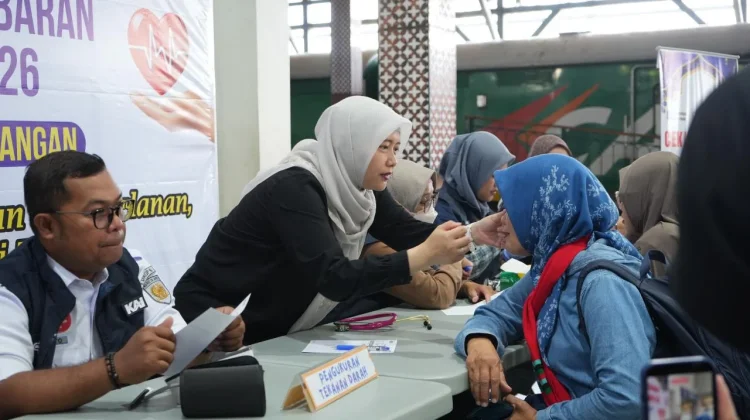 Pemeriksaan Gratis, Penumpang KA Dapat Deteksi Dini Penyakit Tak Menular