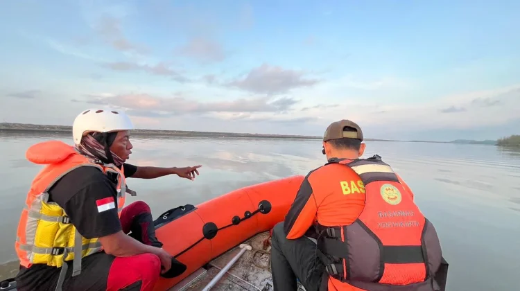 Tim SAR Perluas Radius Pencarian Nelayan Hilang di Muara Opak