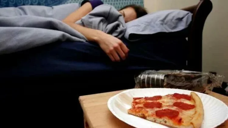 Jangan Langsung Tidur setelah Makan! Ini Risikonya