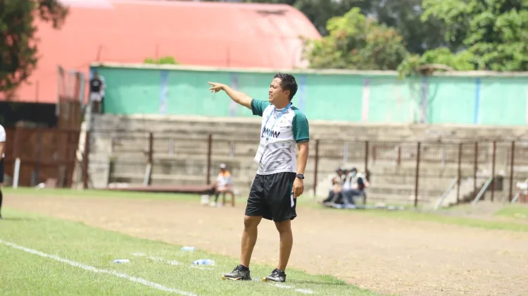 Hadapi Kompetisi EPA, Tiga Pemain PSS Kini Dibimbing Anang Hadisaputra