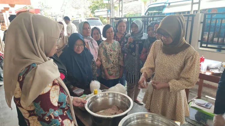 Pelatihan Membuat Empek-empek dan Otak-otak di Bantul Warung