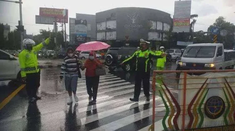 Siapkan Payung Hari Ini, Sejumlah Wilayah DIY Berpotensi Hujan