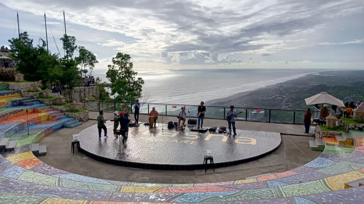 Obelix Hills, Menawarkan Pertunjukan  Musik dengan Pemandangan Alam yang Memukau