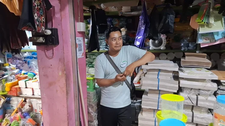 Harga Plastik Melambung, Pedagang Hadapi Penurunan Omzet