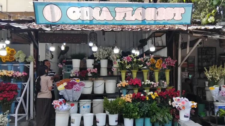 Bisnis Bunga Gina Florist Bertahan di tengah Persaingan