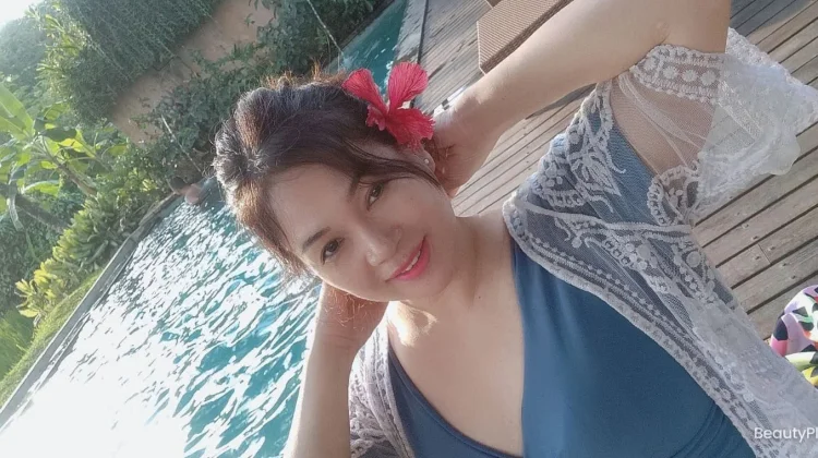 Liburan di Bali, Lussy Renata Tuai Sorotan Publik