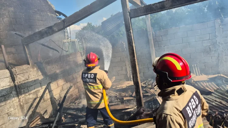 Bangunan Bekas Kandang Puyuh di Berbah Sleman Dilalap Api