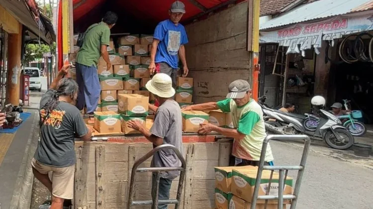 Jaga Stabilitas Harga, Bulog DIY Salurkan 21.900 Liter MinyaKita