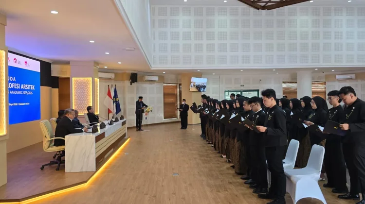 UII Luluskan 30 Arsitek Wisudawan Pertama yang Menyandang Gelar Profesi P.AR