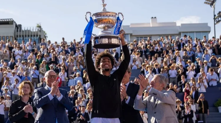 Fils Kalahkan Rublev, Raih Gelar Barcelona Pertama Pasca Cedera