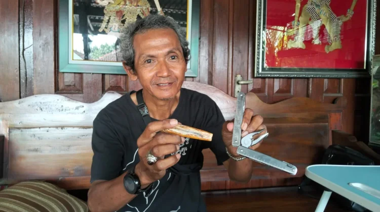 Kunci Sukses Berdagang ala Pak Ompong: Jujur, Tekun, dan Banyak Relasi