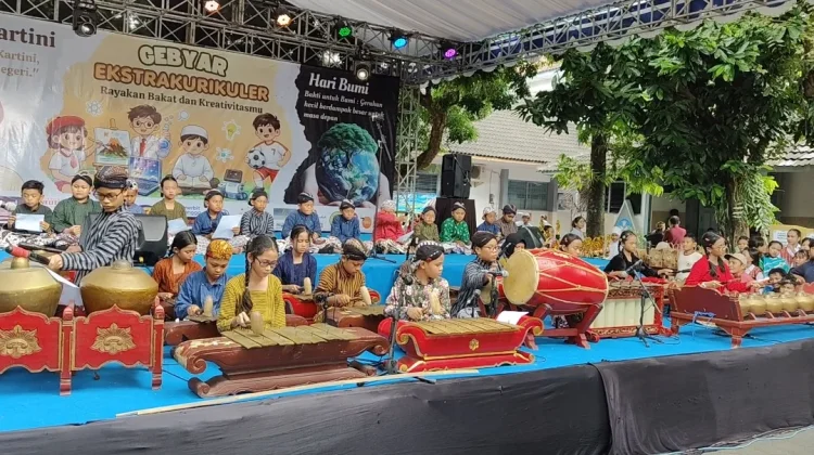 Pesan Kartini hingga Peduli Bumi dalam Gebyar Ekstrakurikuler SDN Ungaran 1 Yogya