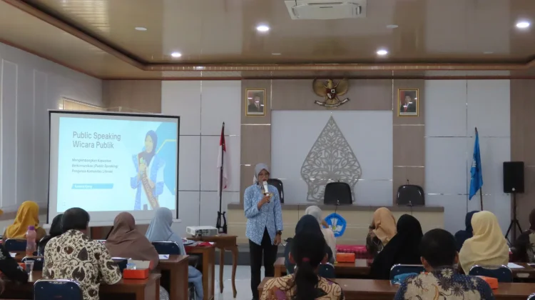 Bimtek Pembinaan Komunitas Literasi Mendorong Penguatan Kompetensi Pengelola