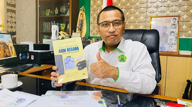 Kanwil Kemenag DIY Tandai Pembagian SK PNS dengan Peluncuran Buku