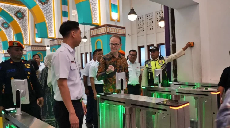 Komitmen Ramah Lingkungan, KAI Berlakukan Paperless dan Sediakan Water Station