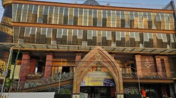 Masjid Indah dan Megah dengan Fasilitas Lift dan Eskalator di Pusat Kota Jogja
