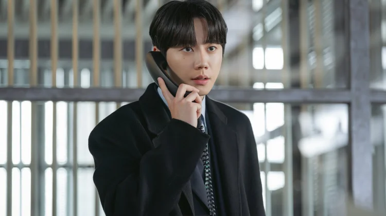 Transformasi Mengejutkan Lee Jun Young dalam Drama Reborn Rookie