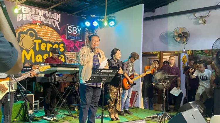 Peringati Hari Kartini, SBY Bernyanyi di "Perempuan Bergerock"