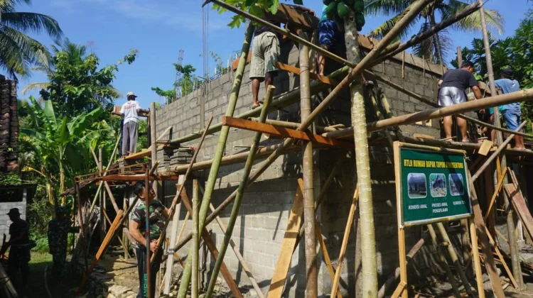 Kodim 0731 Kulon Progo Dukung Pengerjaan Bantuan Rumah Layak Huni Warga