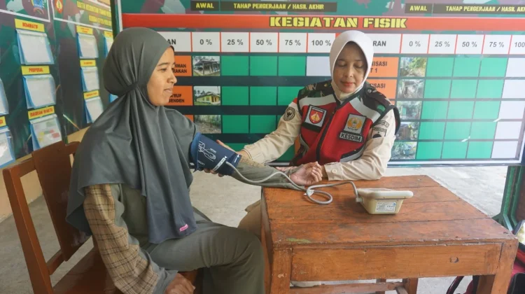 Tim Kesehatan Kodim 0731/Kulon Progo Siaga Berikan Pelayanan Medis di Lokasi TMMD