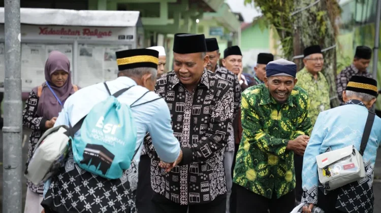 Suasana Haru Selimuti Pelepasan Calon Jemaah Haji Asal Sleman