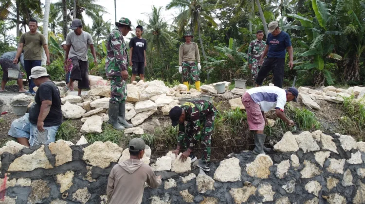Satgas TMMD dan Warga Percepat Pembangunan Infrastruktur di Sidorejo