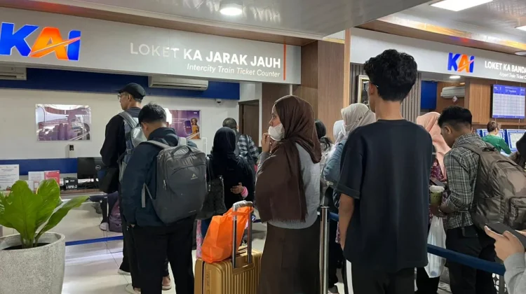 Ribuan Penumpang KAI Batalkan Perjalanan, Imbas Normalisasi Jalur Bekasi Timur