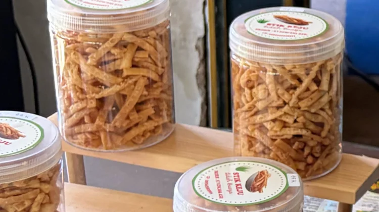 Inovasi Camilan Unik, Stik Keju Lidah Buaya