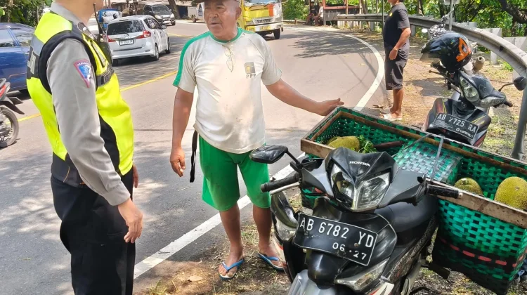 Tak Kuat Menanjak, Truk Tabrak Motor di Tikungan Bokong Semar Bantul
