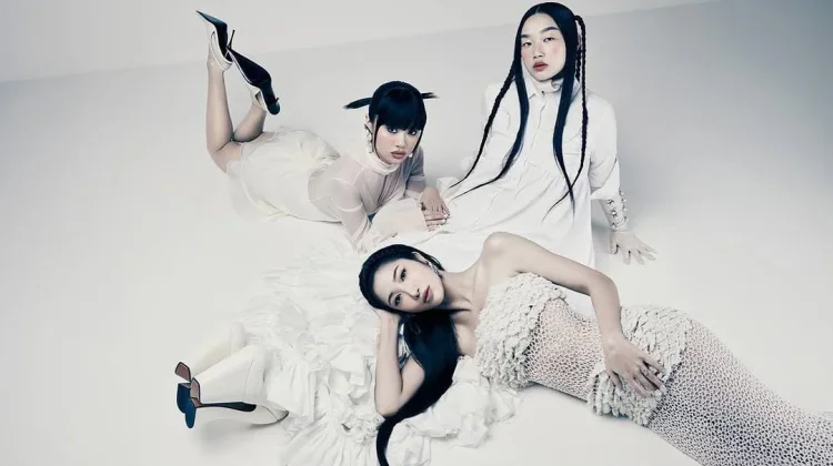 Pidato Emosional Trio HUNTR/X di Billbooard Woman in Music 2026