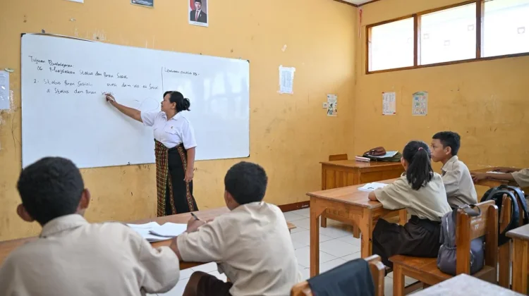 Ketua PGRI Kota Cirebon Soroti Aturan Guru yang Tumpang Tindih