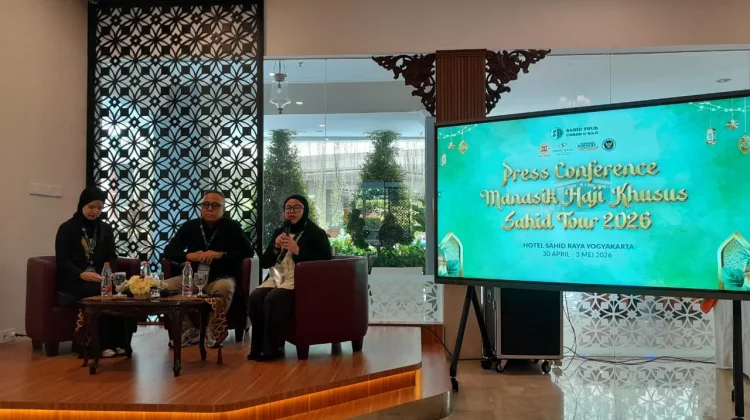 Berangkat Akhir, Calon Jamaah Haji Khusus Jalani Manasik