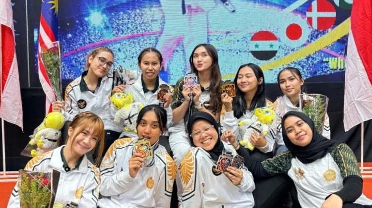 Tim UGM Borong 9 Medali Karate di Malaysia