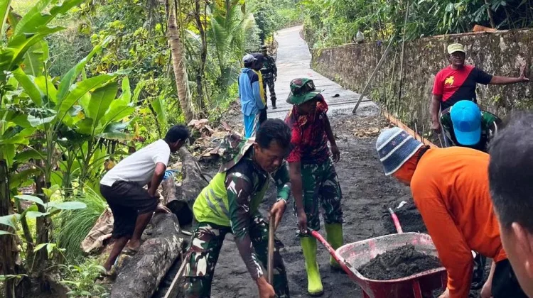 Satgas TMMD dan Warga Fokus pada Penyelesaian Rabat Beton Jalan