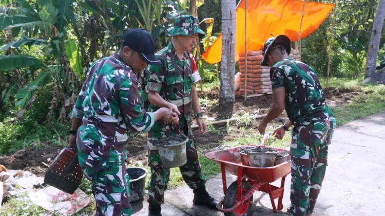 Wakil Komandan Satgas TMMD Awasi Pembangunan Rabat Beton