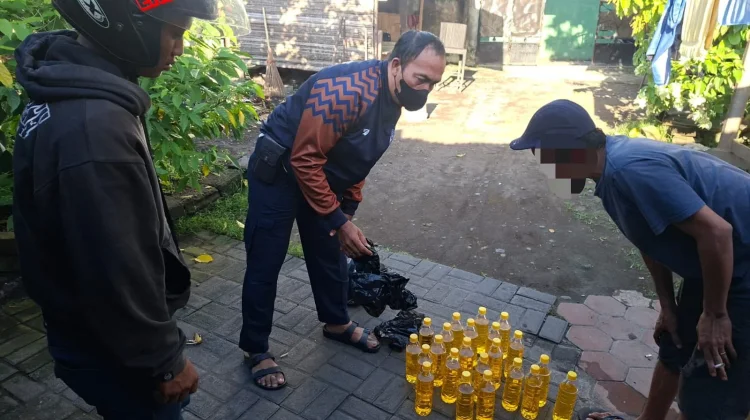 Berantas Miras Ilegal, Polres Bantul Sita Puluhan Botol Miras di Wilayah Sewon