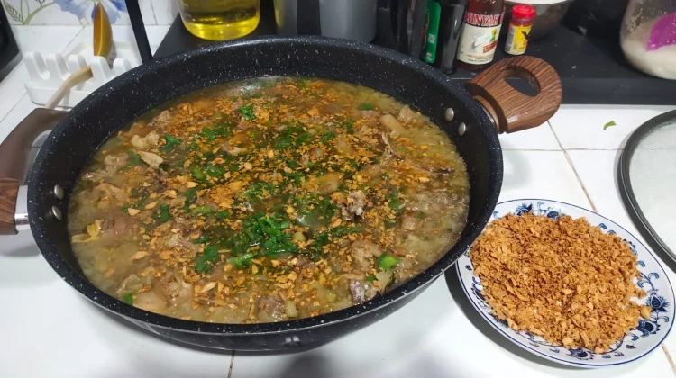 Masak Ayam Hainan Otentik di Rumah Dengan Satu Alat